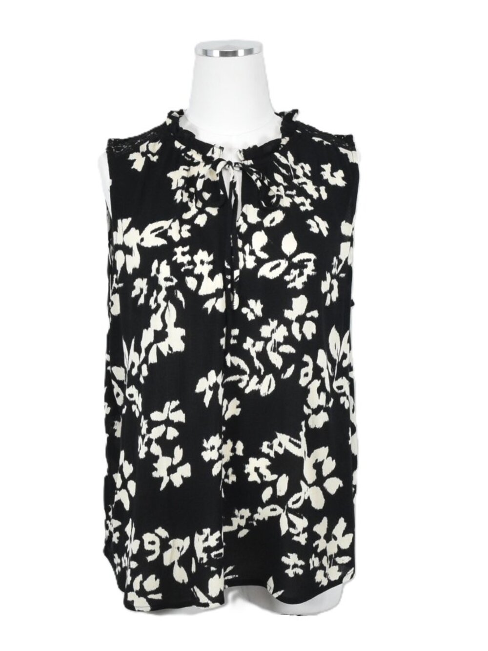 New Bobeau sleeveless top Size XL